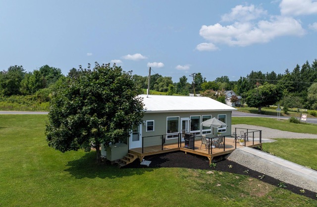Lake & Vineyard View
