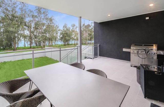 Lakedge Home at Berkeley Vale