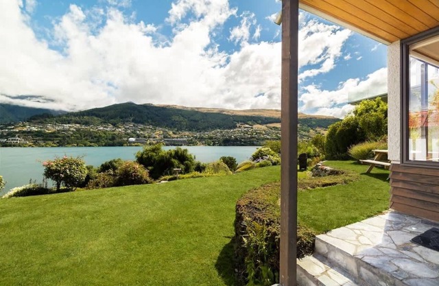 Lakefront Cottage | Lake views | Garden oasis