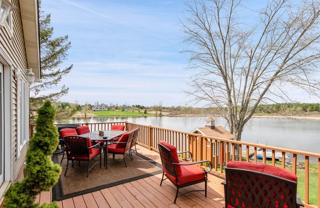 Lakefront House with Jet Ski Rentals!
