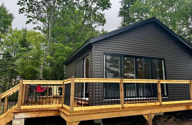 Lakefront Studio Cottage #8