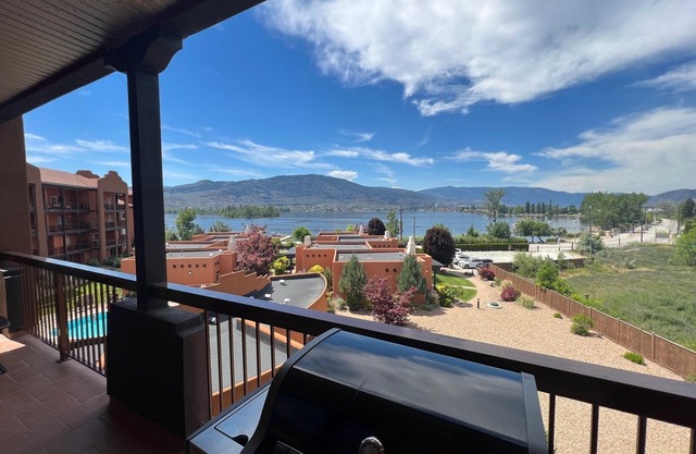 Lakeshore Villas Resort - Three Bedroom Lakefront Condo