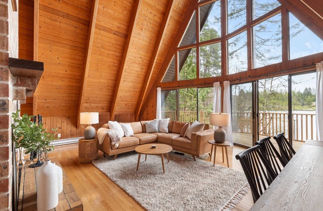 Lakeside A-frame for families, grannies and new kayakers