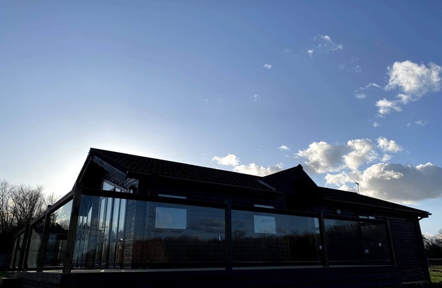 Lakeside Cabin in Kentish countryside