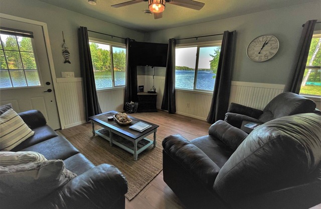 Lakeside Lodging #3 | 2 Bed, 1 Bath