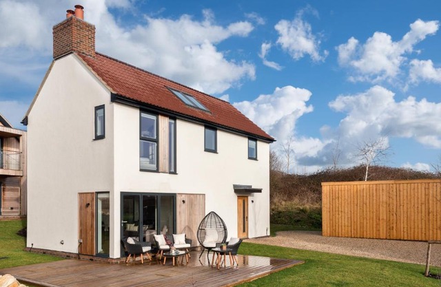 Lakeside property with spa access on a nature reserve Sand Martin BV07