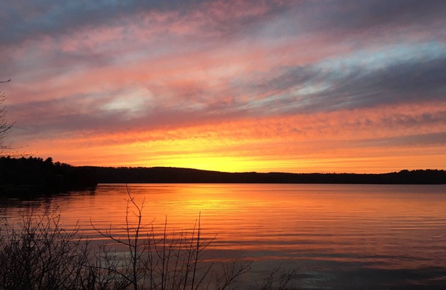 Lakeside retreat in Central Maine