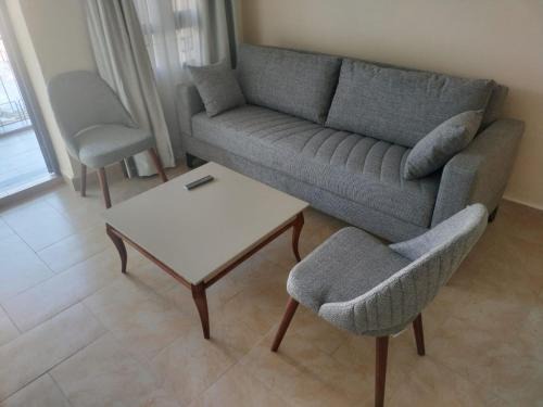 Lakeview Apartments - Cozy Grey