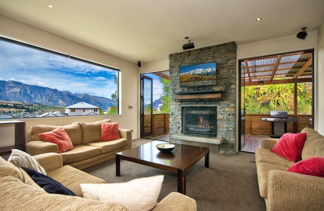 Lakeview Lodge Two with Stunning Views