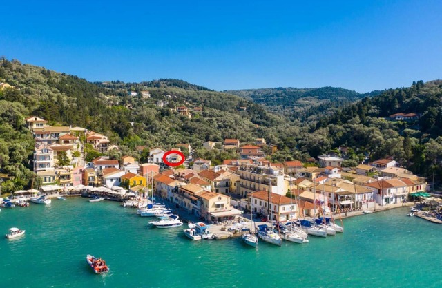 Lakka Studios Collection