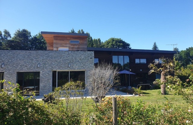 Lalolitarosia: indoor pool and spa, nature and chic, open loft spirit.