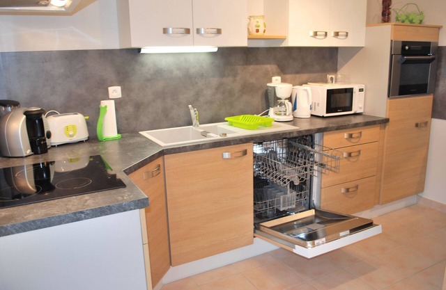 Land and Sea House *** in Reville. Ideal for people with reduced mobility.