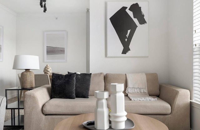 Landing | Amazing 2BD, Pool, Gym