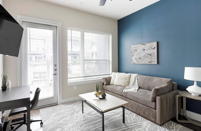 Landing at Macallan on Ross - 1 Bedroom in Old .