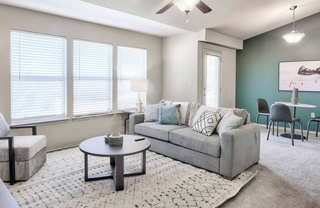 Landing | Beautiful 1BD, Clubhouse, Courtyard