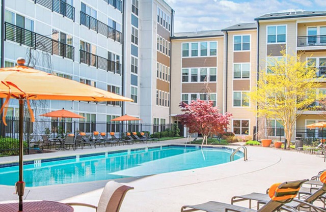 Landing | Beautiful Studio, Clubhouse, Pool