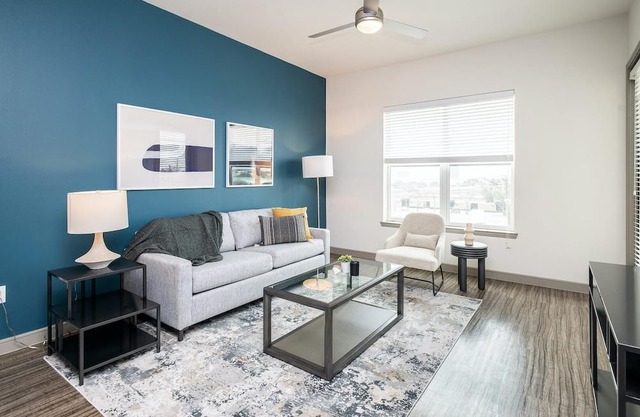 Landing | Chic 1BD, Gym, Clubhouse