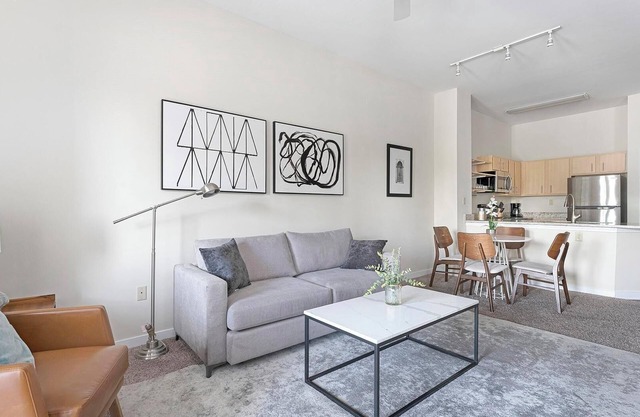 Landing | Chic 1BD, Gym, Clubhouse