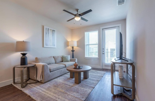 Landing | Chic 1BD, Yoga Studio, Clubhouse