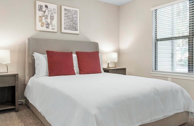 Landing | Spectacular 1BD, Yoga Studio