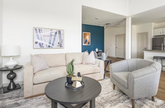 Landing | Spectacular 3BD, Gym, Pool