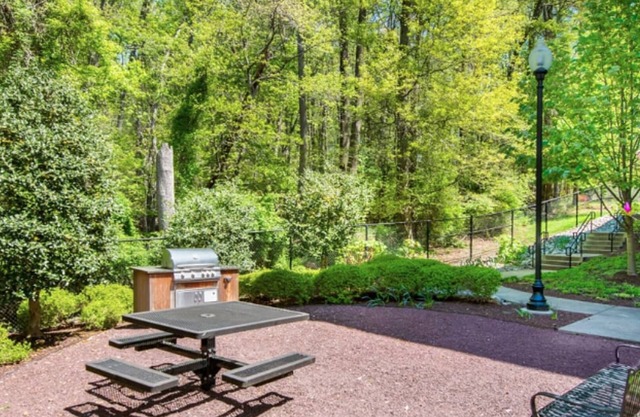 Landing | Stylish 1BD, Courtyard, Clubhouse