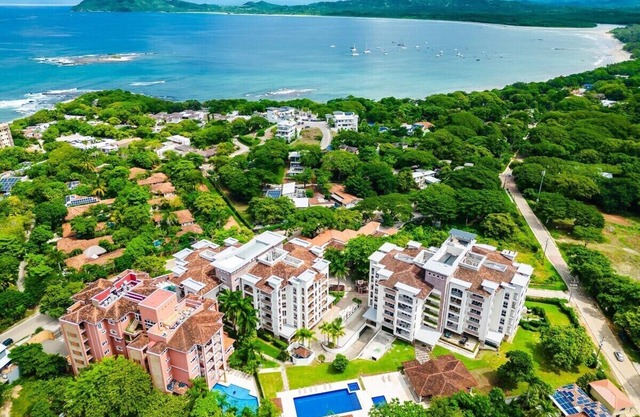 Langosta Beach Ocean View Penthouse w Pool