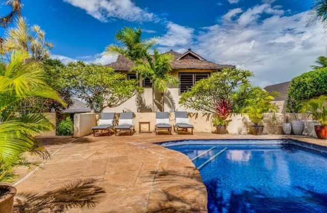 Lani Paradise Oceanfront Retreat with Private Pool