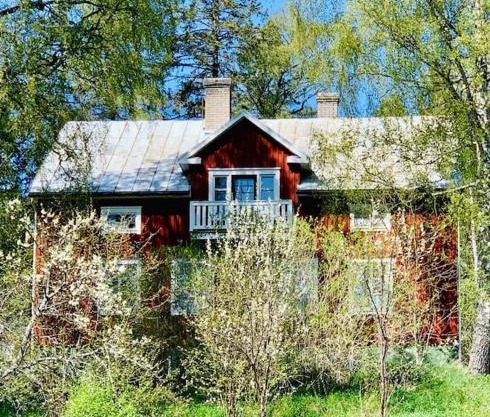 Lantligt boende nära Kastelholms golf och Smakbyn