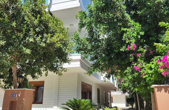 Lara Breeze Homes