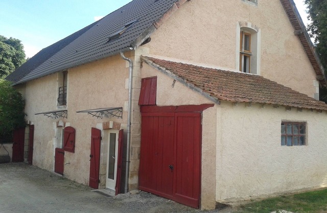 Large gîte for large families or friends, with piano and table soccer.