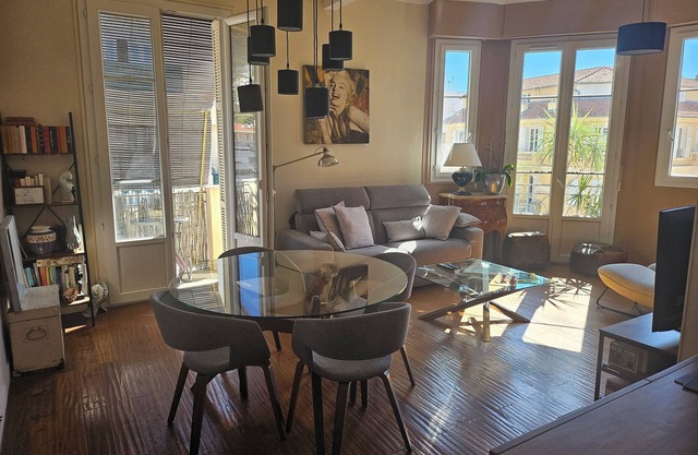 Large 2-room apartment Riquier near port