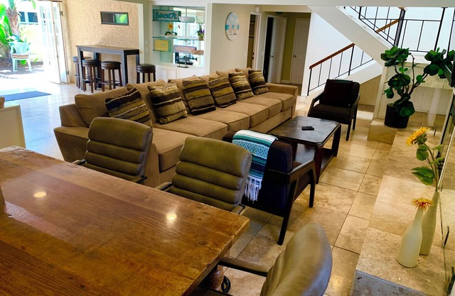 Large 6-bedroom beach rental. Nine queen beds.