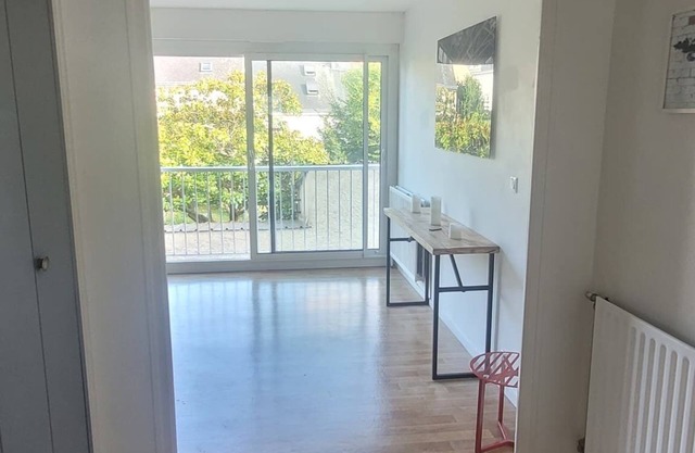 Large 6-person apartment. South-facing, quiet garden