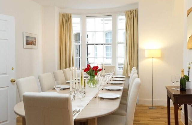 Large, 7 bed, Spacious, Regency Townhouse in Central Brighton by MyHolidayLet