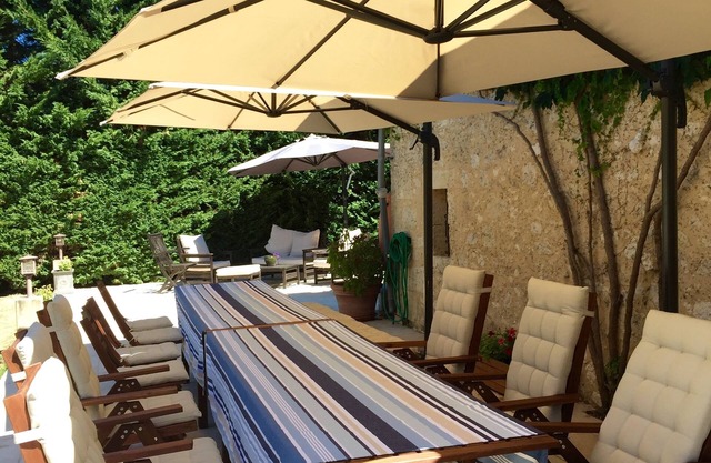 Large barn with pool & peaceful countryside, large gardens ideal for families.