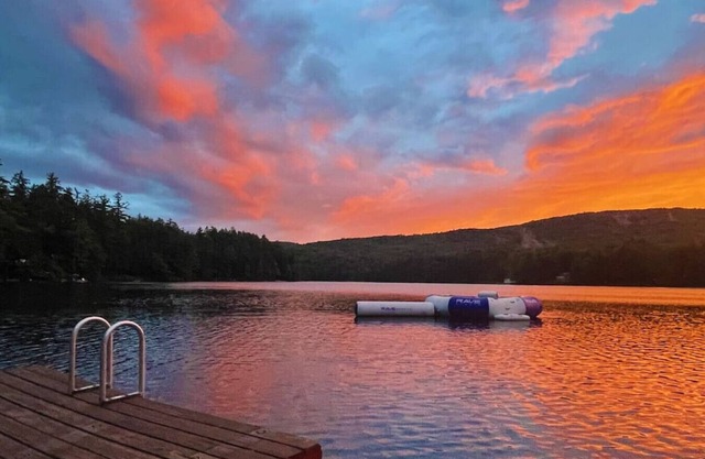 Large, Comfy Family House w/Lake & Beach access