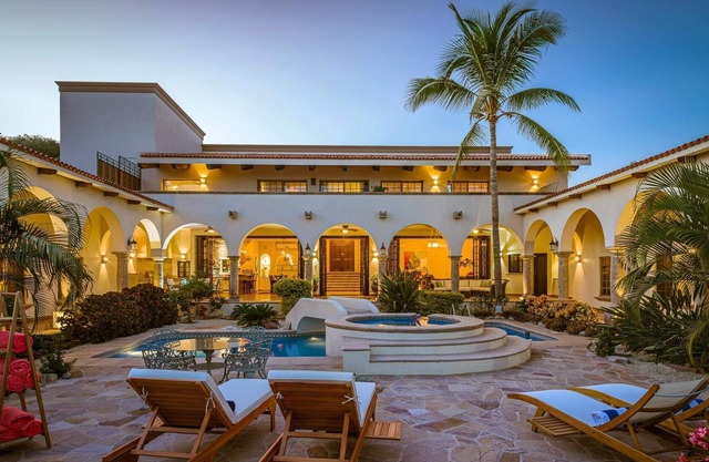 Large Family Villa in San Jose Sleeps 20!