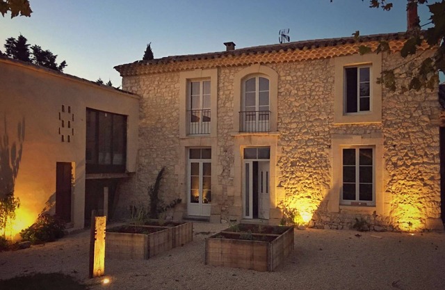 Large family farmhouse near L'Isle-sur-la-Sorgue