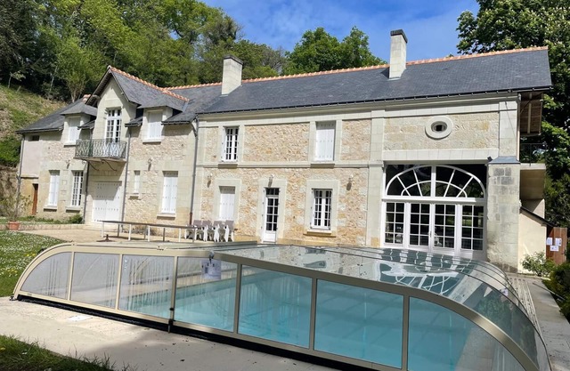 Large family house with pool in the heart of the Loire Valley