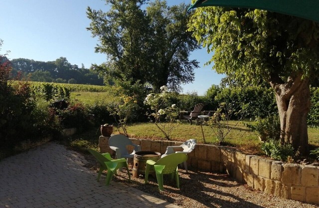 Large house, sleeps 10, in the heart of the Saint-Emilion vineyards