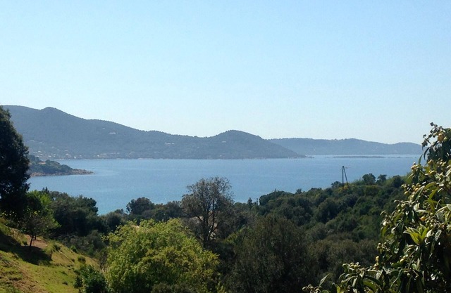 Large ground floor of T2 villa - sea view - not overlooked