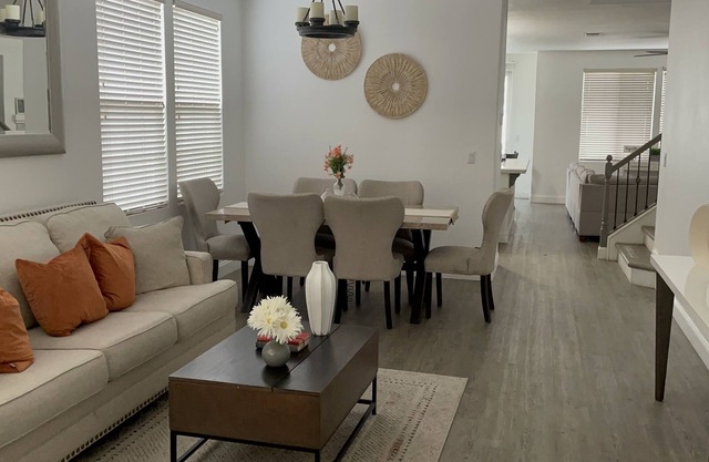 Large home in Marysville 7 min to hard Rock casino and 30 min to Sacra-Airport