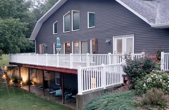 Large home with 35+ guests : 10 Minutes from Nauvoo