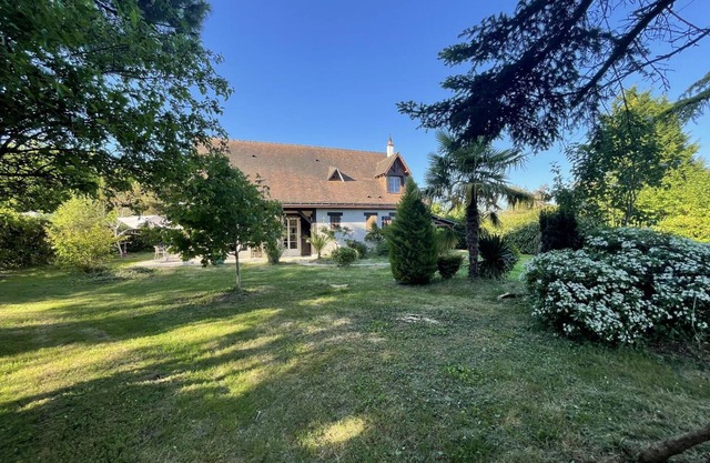Large house with garden near Tours