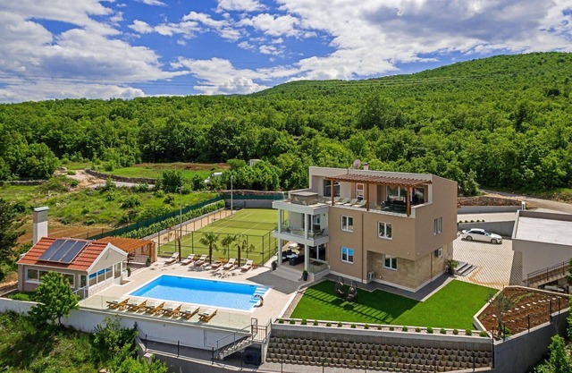 Large House in Lokvičići with Private Pool