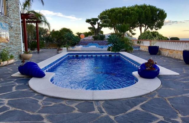 Large luxury villa with air conditioning, private pool and parking, panoramic sea view.