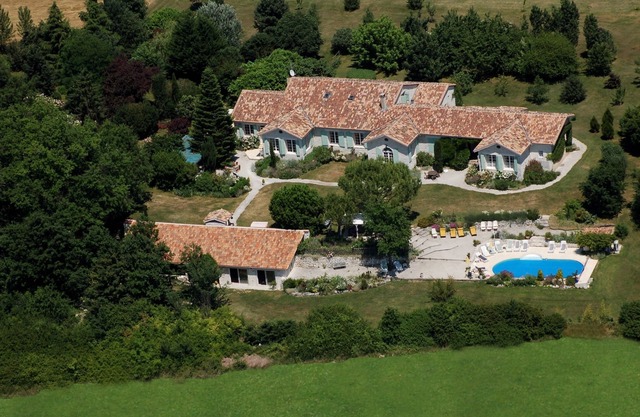 Large Luxury Villa with private heated Pool, Jacuzzi & Sauna for up to 25people