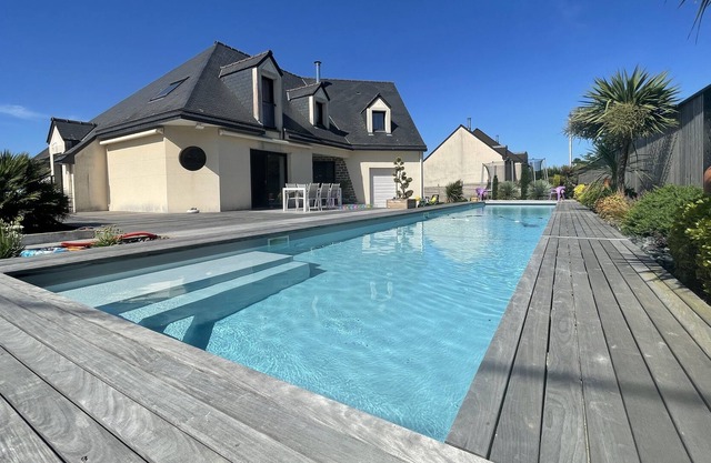 Large villa with 20M pool