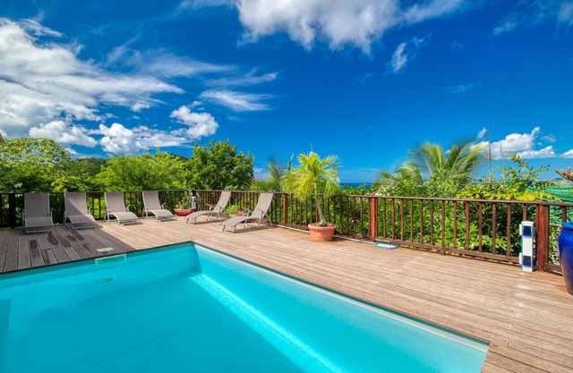 Large villa with ocean view (MQTI09)